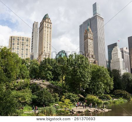 New York, Usa - Sep 24, 2018: Pond In The Central Park In Nyc. Central Park And Manhattan Skyline. M