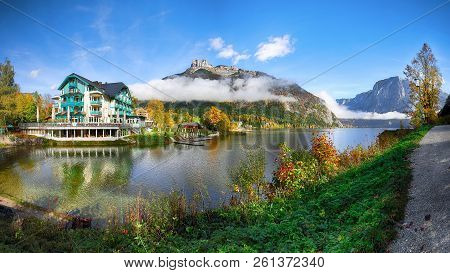 Picturesque Autumn Scene Of Altausseer See Lake. Sunny Morning View Of Altaussee Village. Location: 