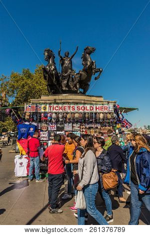 London. September 2018. A View Of A Souvenir Stall And Boadicea And Her Daughters Statue In Westmins