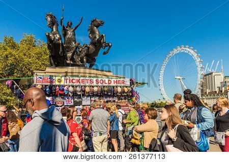 London. September 2018. A View Of A Souvenir Stall And Boadicea And Her Daughters Statue In Westmins