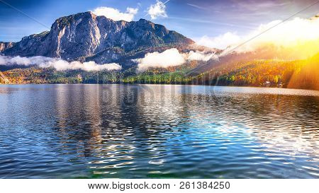 Sunny Morning On The Lake Altausseer See. Sunny Autumn Scene In The Morning. Location: Resort Altaus