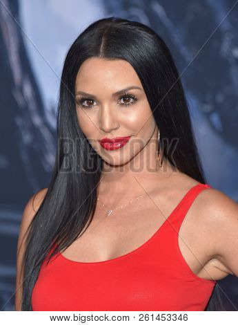 LOS ANGELES - OCT 01:  Scheana Shay arrives to the 