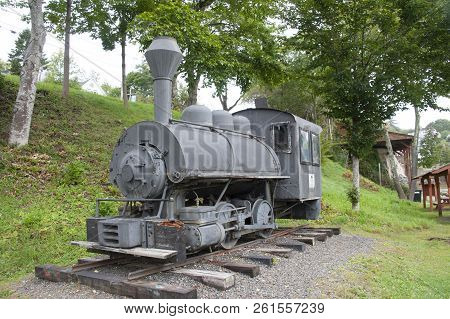 Rockport, Maine, Usa - September 19, 2018: The  Vulcan Steam Locomotive Displayed In Rockport Marine