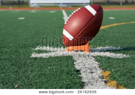 US-amerikanischer American-Football-bereit für Kick-Off