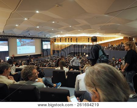 Palazzo Della Cultura E Dei Congressi In Bologna
