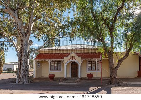 Loxton, South Africa, August 7, 2018: A Street Scene With A Lodge In Loxton In The Northern Cape Pro