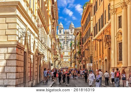 Rome/italy - 26 August, 2018: Italian Street Via Dei Condotti, Leading To Piazza Di Spagna And The S