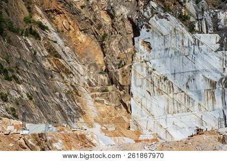 Quarry Of White Carrara Marble In The Apuan Alps (alpi Apuane). Tuscany, (toscana), Italy, Europe