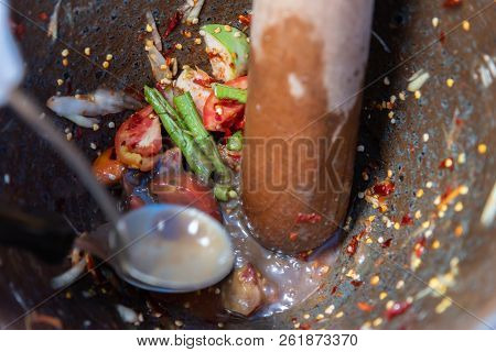 Papaya Salad Or Papaya Pok Pok (som Tum)