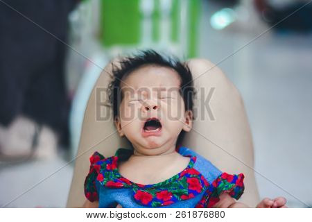 Baby Girl Crying Hungry For Mother On Aunty’s Knee