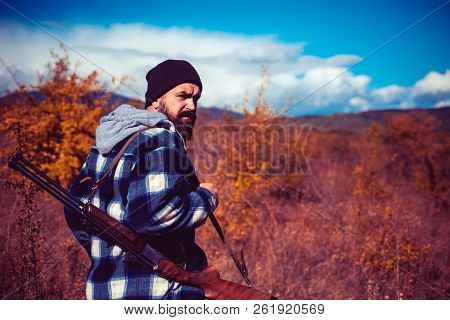 Vintage Hunter. Hunting Without Borders. Hunter With Shotgun Gun On Hunt. Autunm Hunting. Hunting In