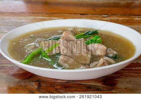 Healthy Fried Noodle With Pork And Broccoli.