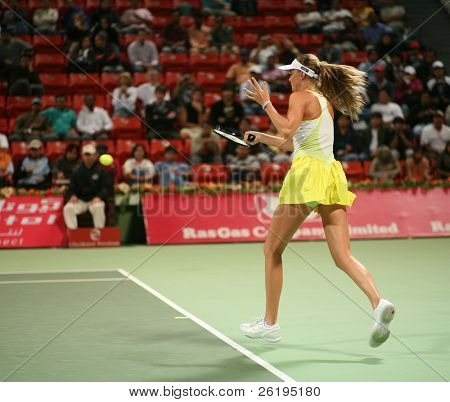 슬로바키아 테니스 스타 다니엘 Hantuchova 카타르 오픈 ATP 토너먼트의 첫 번째 라운드에서 재생