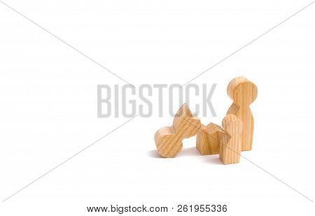 Family Figures, One Of The Parents Is Broken. Survivor's Loss Concept. The Death Of A Parent. Divorc