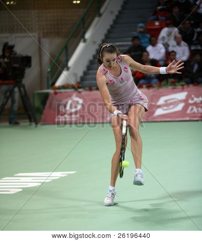 รัสเซีย Galina Voskoboeva กลับไป Maria Sharapova ระหว่างเธอพ่ายแพ้สามชุดพัฒนาในรอบที่ 2