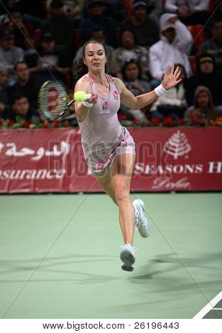 รัสเซีย Galina Voskoboeva กลับไป Maria Sharapova ระหว่างเธอพ่ายแพ้สามชุดพัฒนาในรอบที่ 2