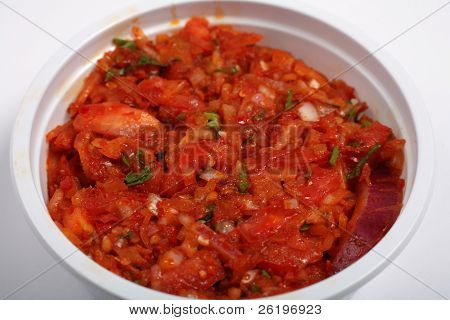 En arabiske mezze dip af løg, chili og tomat.