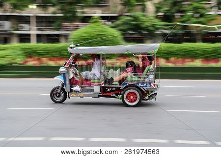 Bangkok, Thailand - June 3 , 2018: Tourist Enjoy Drinking Beer At 
