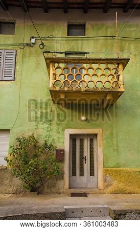 An Old Historic Building In The Hill Village Of Stanjel In The Komen Municipality Of Primorska, Sout