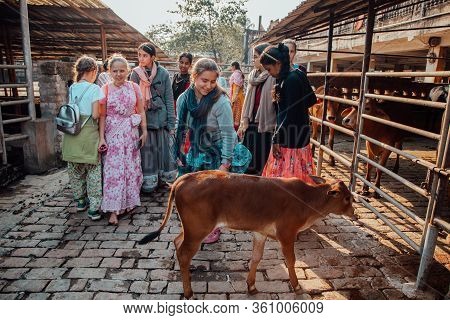 Mayapur, West Bengal, India - February 7, 2020. Multinational Group Of Teenage Girls On A Field Trip