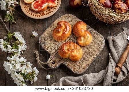 Jidasky Or Jidase - Czech Sweet Easter Pastry Made Of Yeast Dough, With Eggs Dyed With Onion Peels I