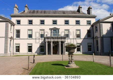 Fota House