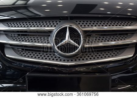 Russia, Izhevsk - February 20, 2020: Logo Of Mercedes-benz Car On Display In The Dealer Showroom.