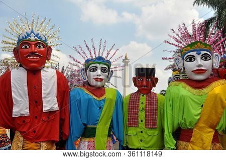 Ondel-ondel The Big Jakarta Traditional Puppet - Indonesia