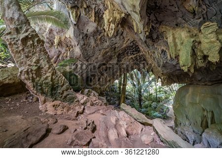 Hup Pa Tat, Cave And Forest The Central Valley Uthai Thani Unseen In Thailand