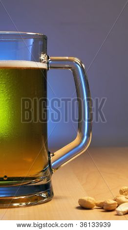 pivní pohár s nějakou kajus