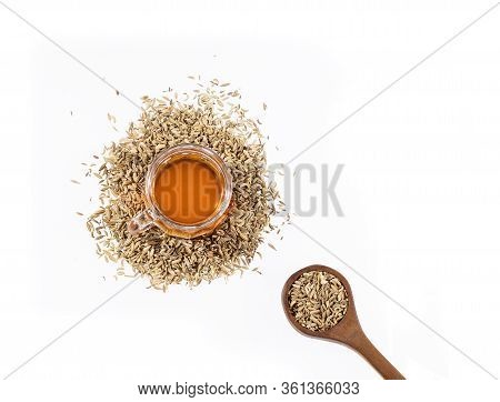 Foeniculum Vulgare - Herbal Tea Fennel Tea In Glass Cup With Dried Fennel Seeds