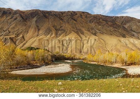 Kokemeren River, Mountain River In Kyrgyzstan, Beautiful Autumn Landscape.