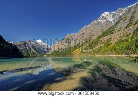 Mount Robson And Whitehorn Mountain, Kinney Lake, Jasper Alberta Kanada