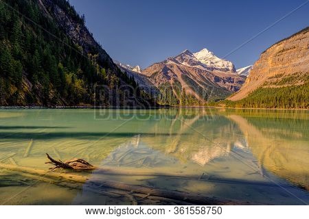 Mount Robson And Whitehorn Mountain, Kinney Lake, Jasper Alberta Kanada