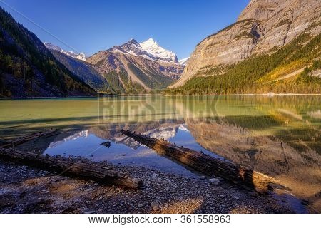 Mount Robson And Whitehorn Mountain, Kinney Lake, Jasper Alberta Kanada
