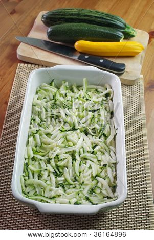 Souffle courgette และ feta อาหารตามฤดูกาล