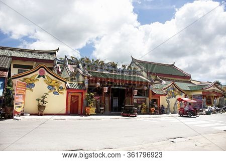 Pattani, Thailand - August 16 : View Landscape Of Leng Chu Kiang Or Chao Mae Lim Ko Niao Chinese Shr