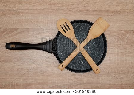 Pancake Pan, Wooden Spoon And Spatula, Kitchen, Wood, Isolated, Dishes, Cooking Pancakes, Table