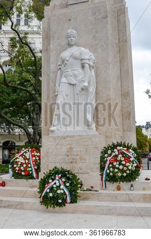 Budapest, Hungary - Nov 6, 2019: Reconstructed Memorial Of The National Martyrs, A Nemzet Vertanuina