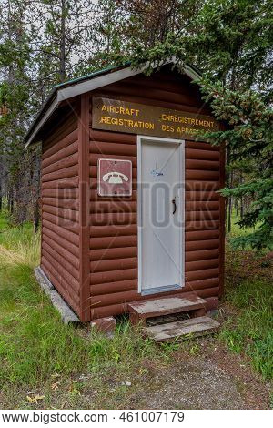 Jasper, Ab/canada- Aug 4, 2022: The Pilot Registration Building For The Jasper Airfield In Jasper Na