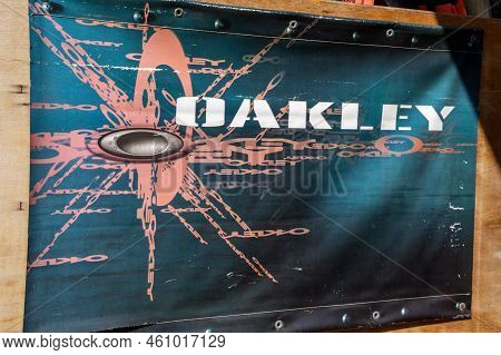 Bordeaux , Aquitaine  France - 08 29 2022 : Oakley Logo Sign And Brand Text On Banner Wall Store Fac