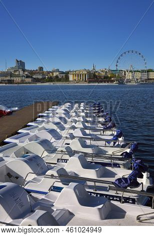 Cheboksary, Russia, 13.05.2022. The Capital Of The Chuvash Republic. Pleasure Boat Pier On The Volga