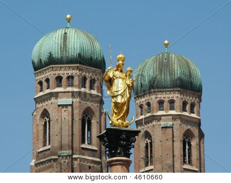 Mariensäule And Frauenkirche In Munich