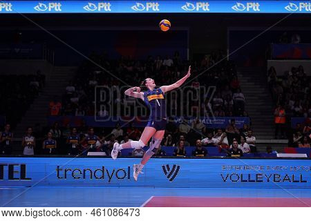 Ankara, Turkiye - June 03, 2022: Lubian Marina Serves During Netherlands Vs Italy Vnl Pool Match In 