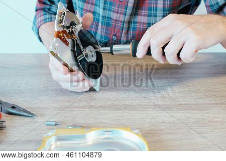 Repairing Defect Hard Drive. Data Hard Drive Backup Disc Hdd Disk Restoration Restore Recovery Engin