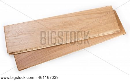 Three-layer Engineered Wood Flooring Boards With White Oak Face Layer, Pine Core Layer And Glue-less