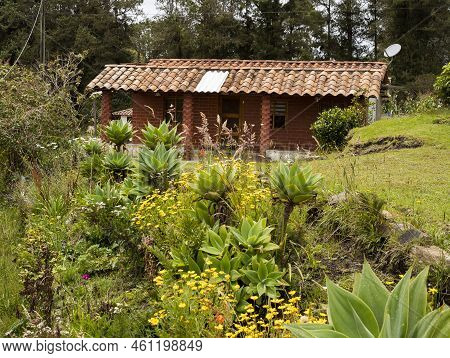 Colombian Colonial Architecture - Antioquia Rural Peasant House
