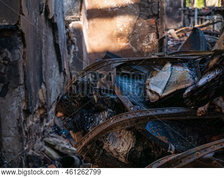 Kharkiv Region, Skovorodinivka, Skovorodinovka, Ukraine - 05.07.2022: Burnt Destroyed Heap Of Metal 