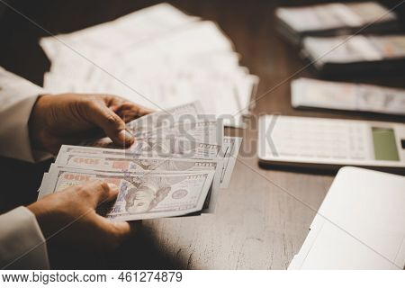 Cash Money For Home Budget Expenses. Calculation Ideas For House Loan, Savings For Real Estate, Fina