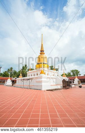Phra That Sawi Is One Of Travel Destinations Located In Wat Phra That Sawi Chumphon Province, Thaila